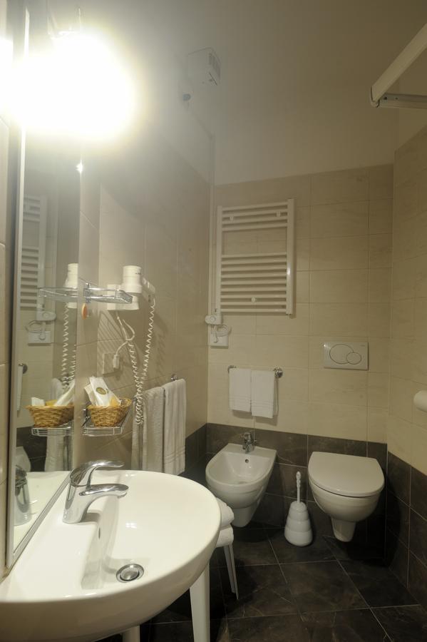 Anita Hotel 2*